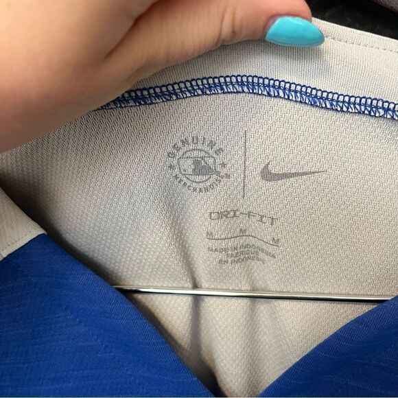 Chicago Cubs Nike Women's Slub Performance V-Neck Boxy T-Shirt - Silver/Royal - Picture 6 of 14